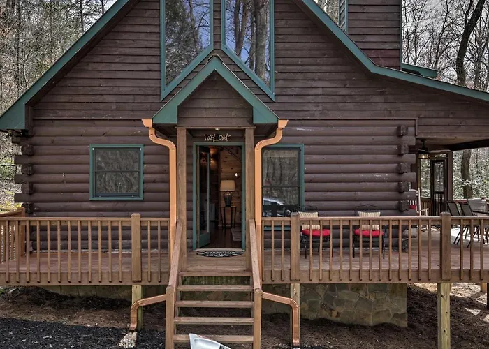 Picturesque Mountain Cabin With Hot Tub And Fire Pit!