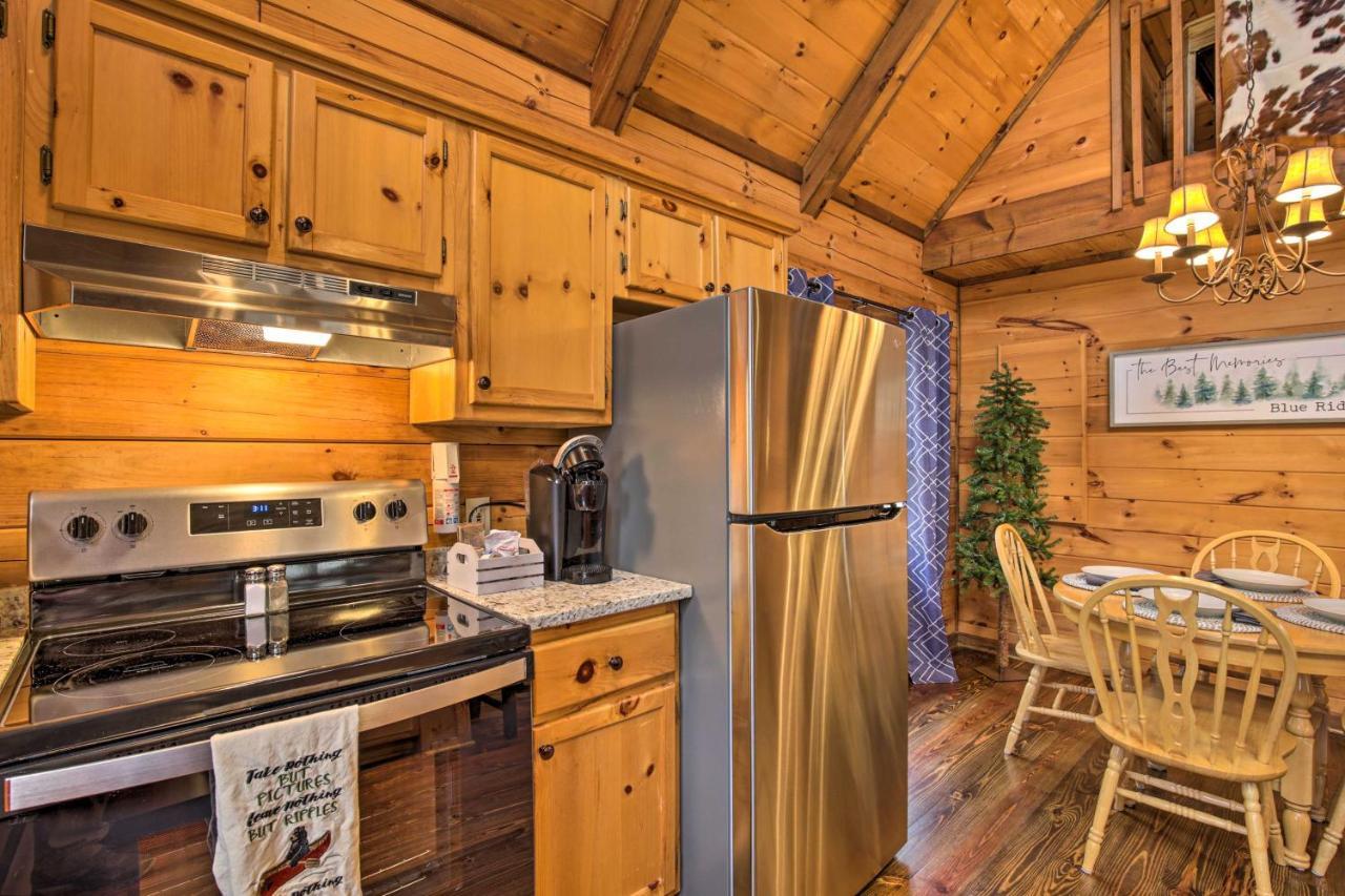 Picturesque Mountain With Hot Tub And Fire Pit! Holiday home *