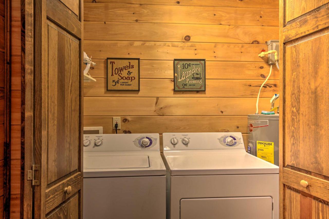 Picturesque Mountain With Hot Tub And Fire Pit! Holiday home *